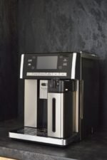 Кавомашина DeLonghi ESAM 6904 M PrimaDonna Exclusive