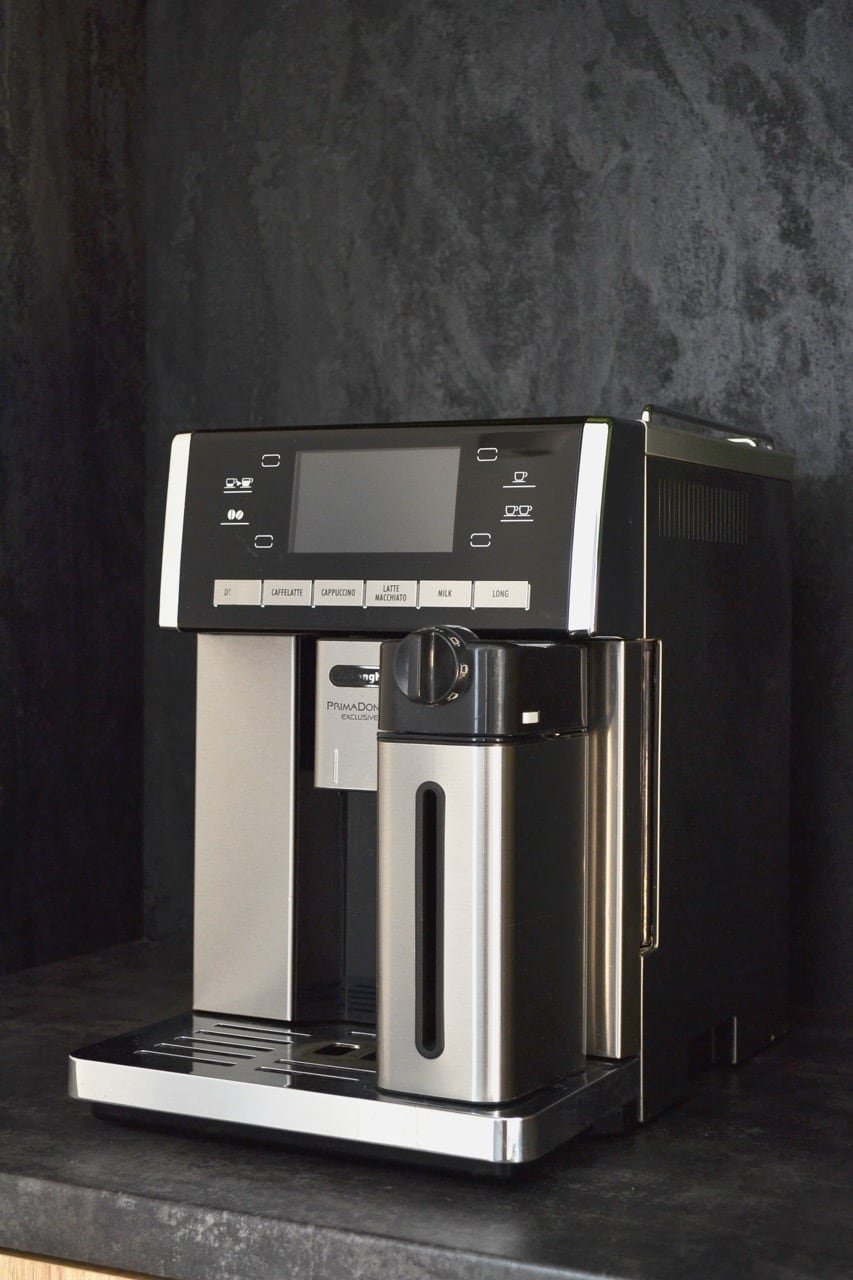 Tezza_2024_11_30_114742837 Large Кавомашина DeLonghi ESAM 6904 M PrimaDonna Exclusive - Зображення 1
