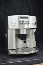 Кавомашина DeLonghi ESAM 3400 S