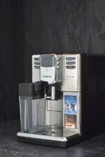 Автоматична кавомашина Saeco Incanto HD8917/09