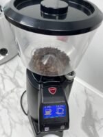 Професійна прямоточна кавомолка Eureka ZT60E - Зображення 3